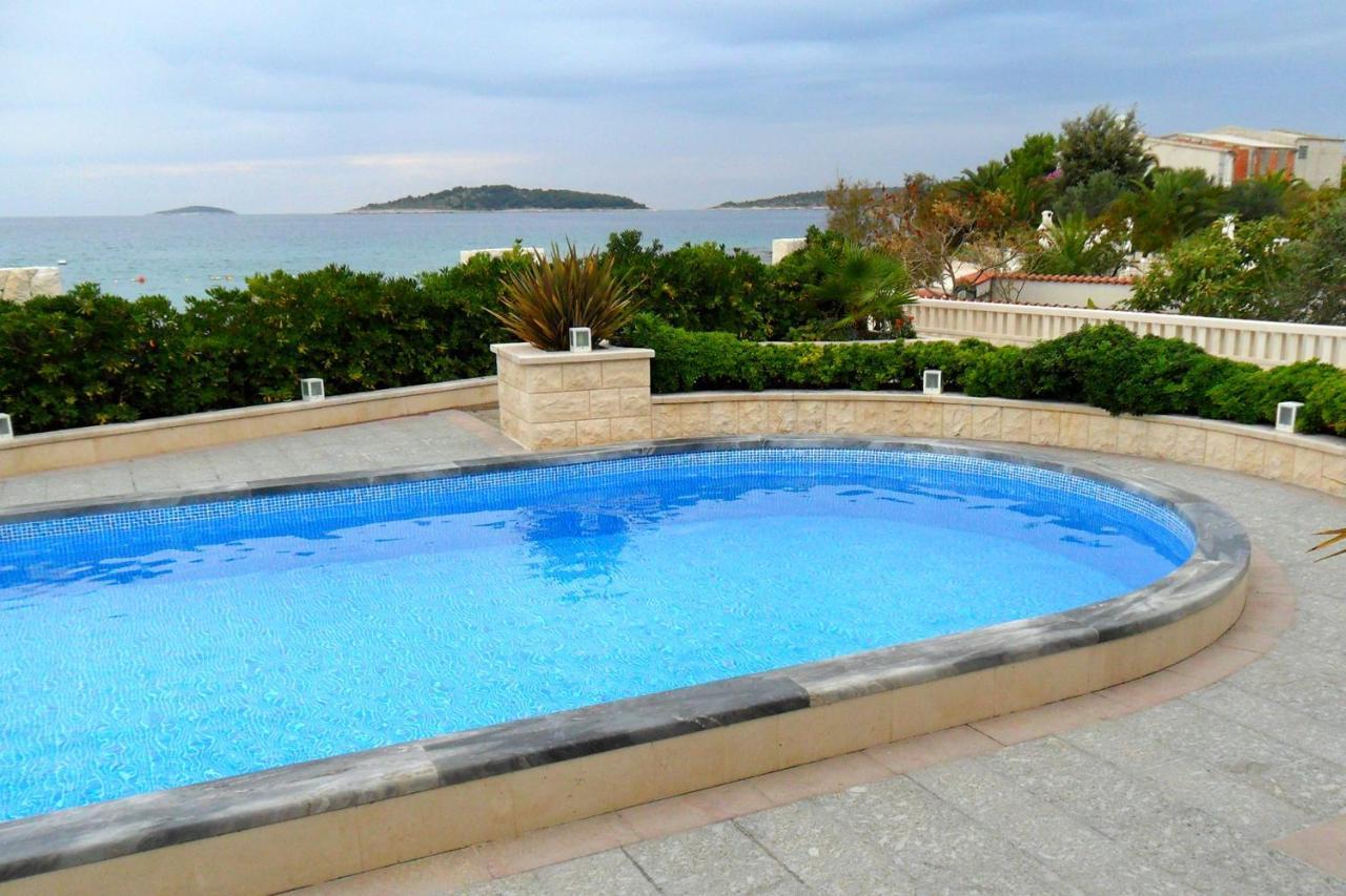 Family Friendly Apartments With A Swimming Pool Rogoznica - 7557 Exterior photo