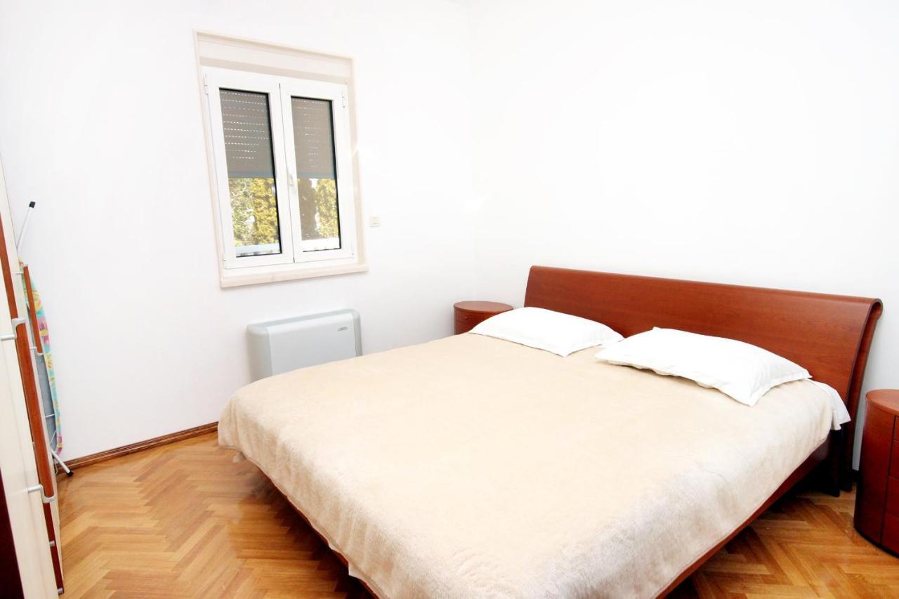 Family Friendly Apartments With A Swimming Pool Rogoznica - 7557 Exterior photo