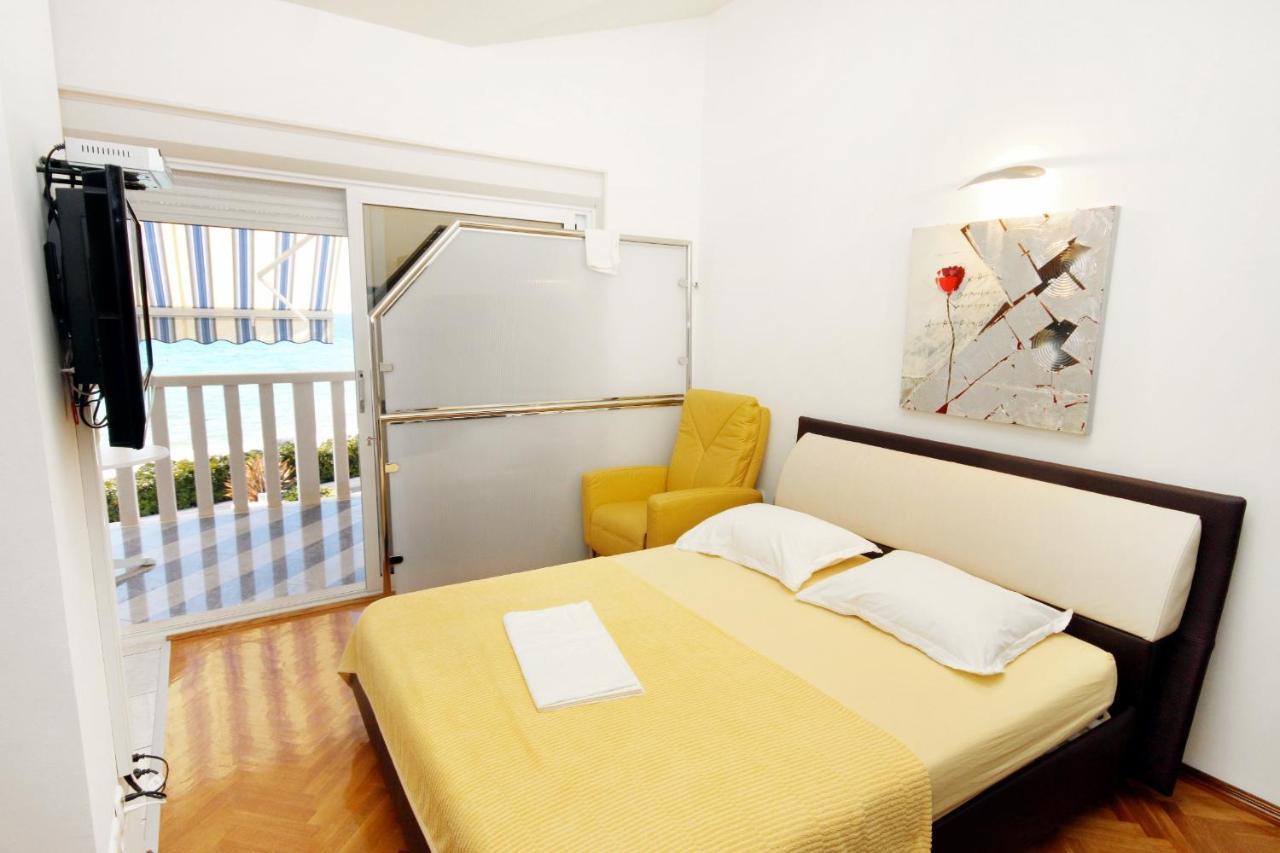 Family Friendly Apartments With A Swimming Pool Rogoznica - 7557 Exterior photo