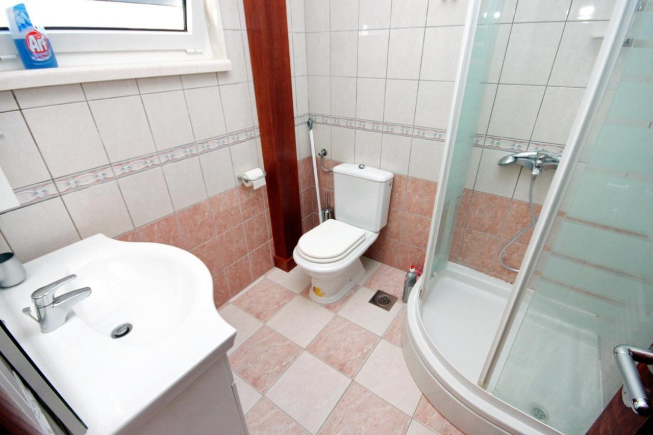 Family Friendly Apartments With A Swimming Pool Rogoznica - 7557 Exterior photo